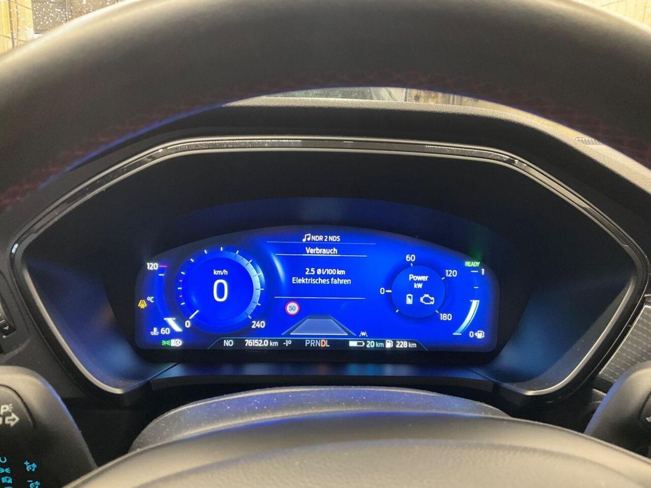 Ford KUGA 2.5 PHEV ST-Line X 225pk | Afneembare Trekhaak | Adaptieve Cruise | Dodehoeksensoren | Winterpack | 19 inch velgen | Head up Display | Achteruitrijcamera