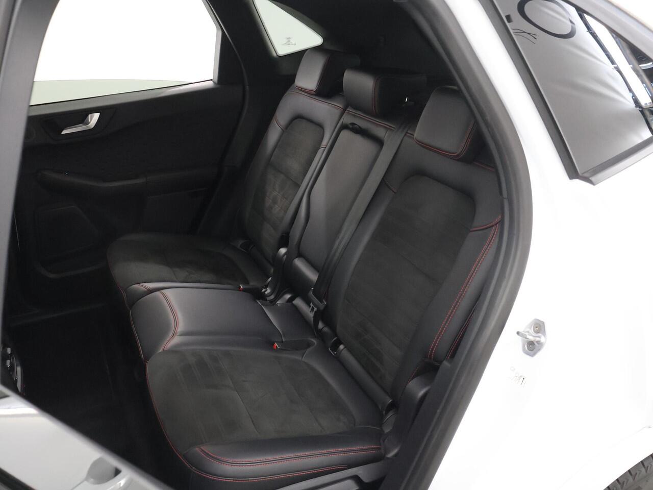 Ford KUGA 2.5 PHEV ST-Line X | Trekhaak Afneembaar | Winterpakket | Cruise Control Adaptief | B&O | Navigatie | Parkeercamera | Navigatie |
