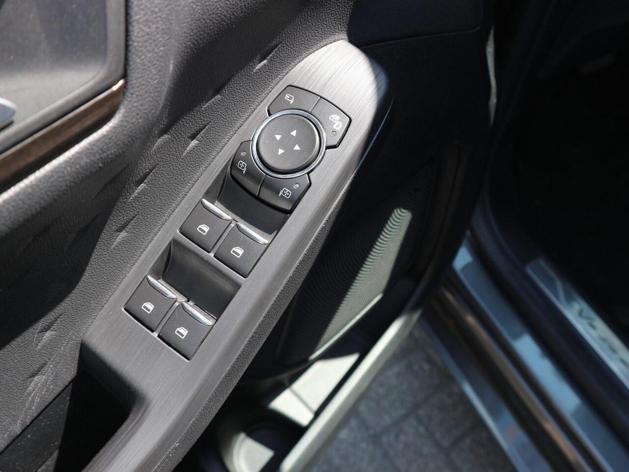 Ford KUGA 2.5 PHEV Vignale * ADAPT. CRUISE * BLIS * WINTER PACK *