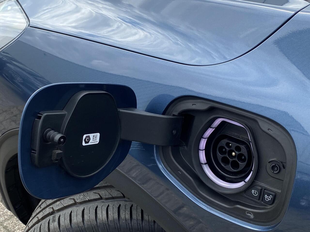 Ford KUGA 2.5 PHEV Titanium 225pk | Driver Assistance Pack | Winterpack | SYNC 3 Navigatie | 1.500kg Trekgewicht