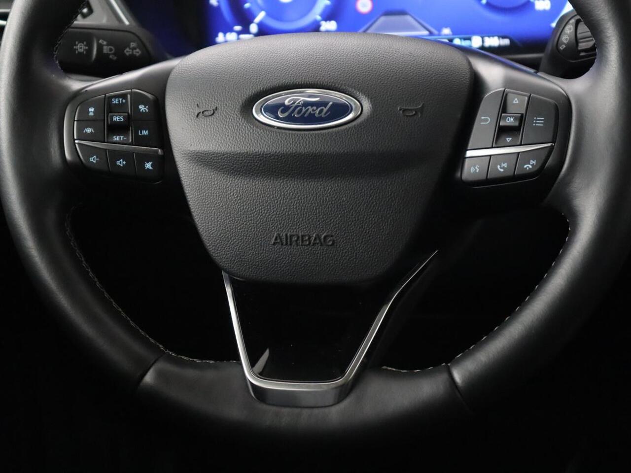 Ford KUGA 2.5 PHEV Vignale | Head-Up | Trekhaak | Adaptive cruise | Leder | 360 Camera | Stoelverwarming | Digital Cockpit | Carplay | Dodehoek detectie | Navigatie | Keyless | Achterbankverwarming | Plug In