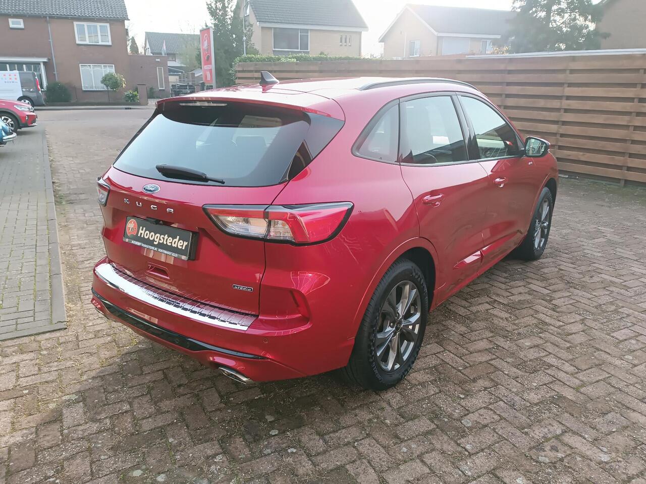 Ford KUGA 2.5 PHEV ST-Line, carplay, cruise