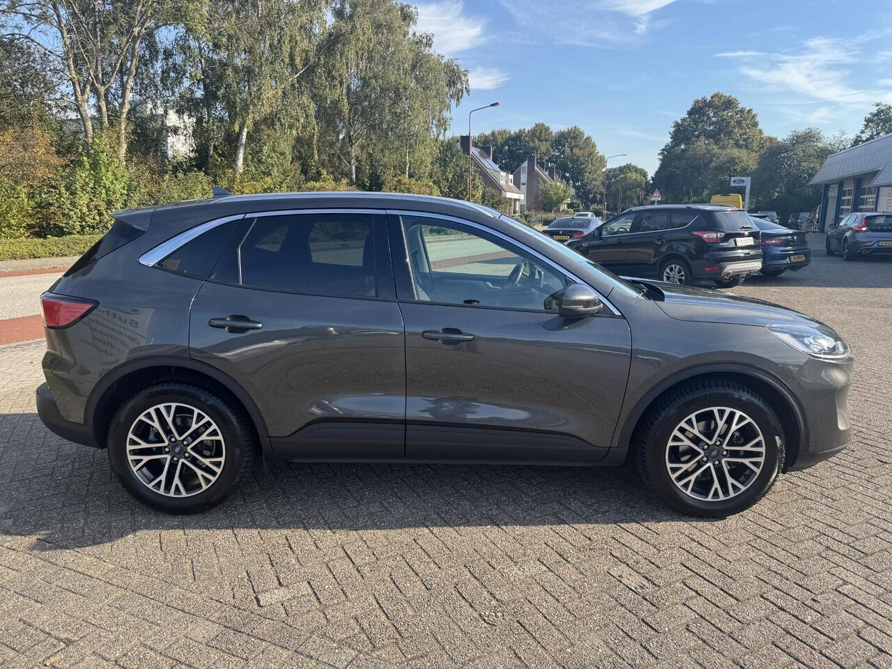 Ford KUGA 1.5 EcoBoost Titanium X 150pk | Achteruitrijcamera | Cruise control | Winterpack | 18 inch Lichtmetalen velgen | 1.800kg Trekgewicht | Dealer onderhouden