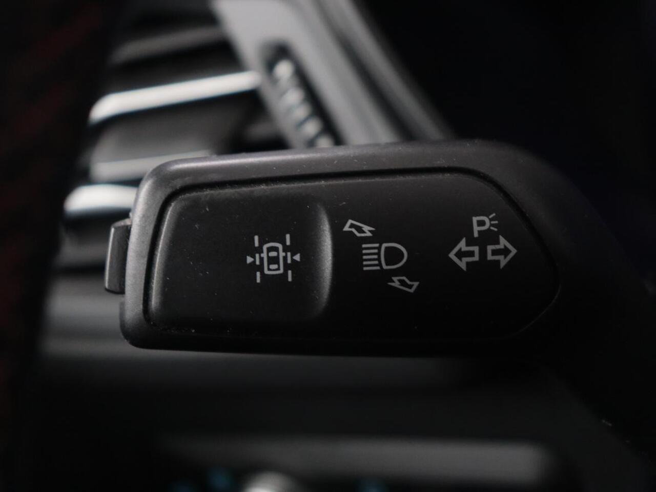 Ford KUGA 2.5 PHEV ST-Line X | Panoramadak | Head-Up | Trekhaak | Stoelverwarming | 360 Camera | B&O Sound | Carplay | Navigatie | Achterbankverwarming | Half leder | Keyless | Plug In