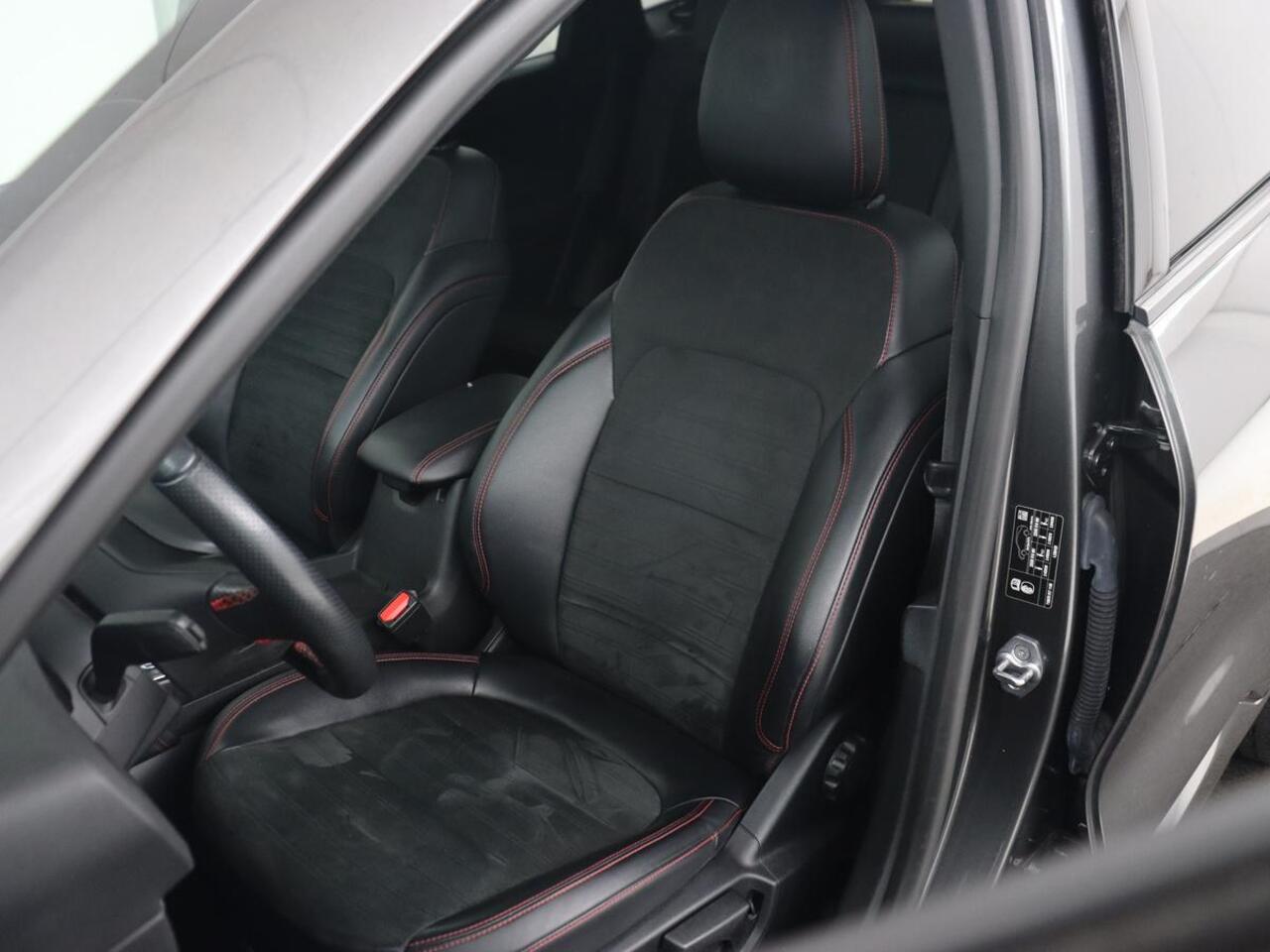 Ford KUGA 2.5 PHEV ST-Line X | Panoramadak | Head-Up | Trekhaak | Stoelverwarming | 360 Camera | B&O Sound | Carplay | Navigatie | Achterbankverwarming | Half leder | Keyless | Plug In