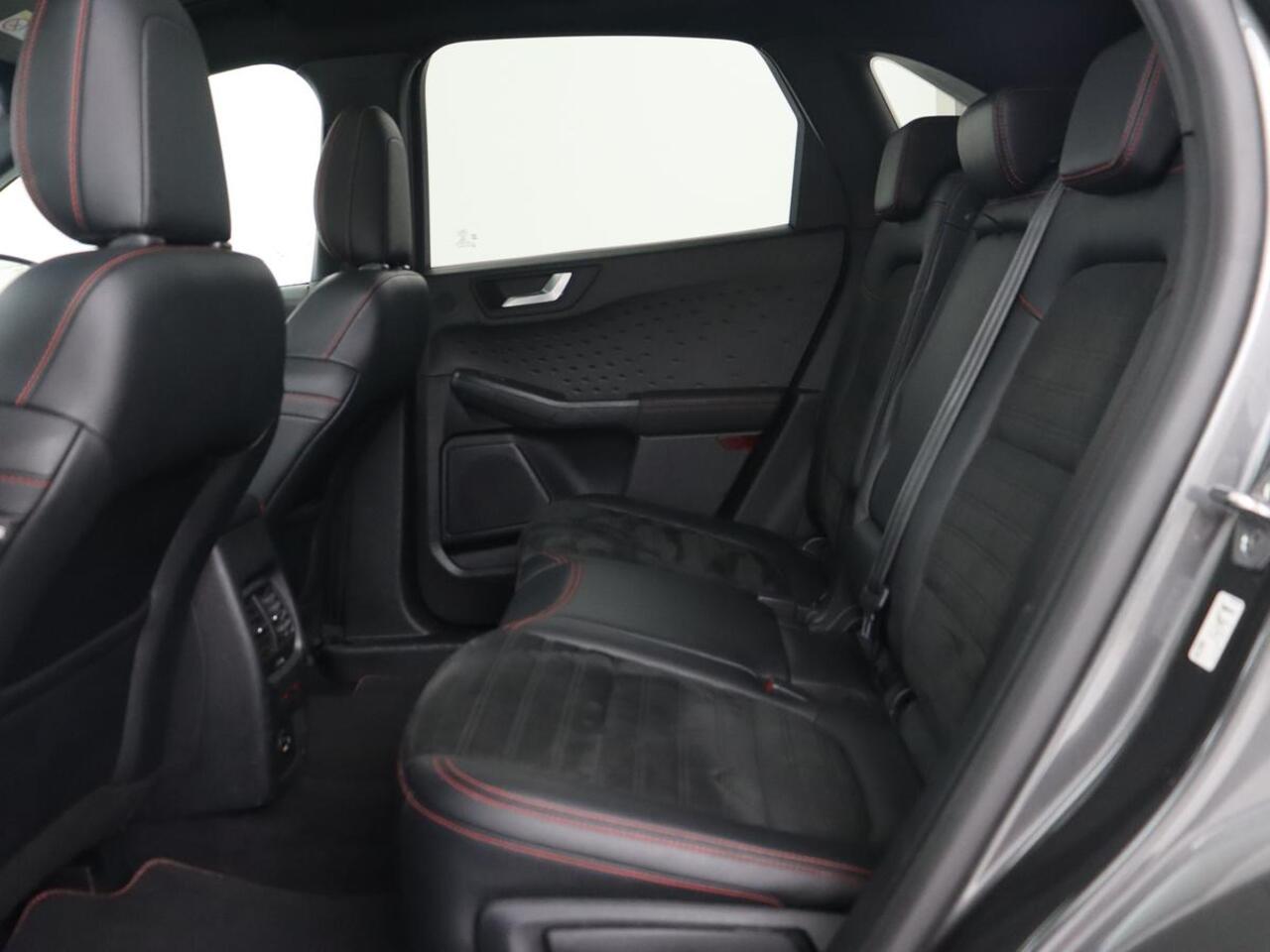 Ford KUGA 2.5 PHEV ST-Line X | Panoramadak | Head-Up | Trekhaak | Stoelverwarming | 360 Camera | B&O Sound | Carplay | Navigatie | Achterbankverwarming | Half leder | Keyless | Plug In