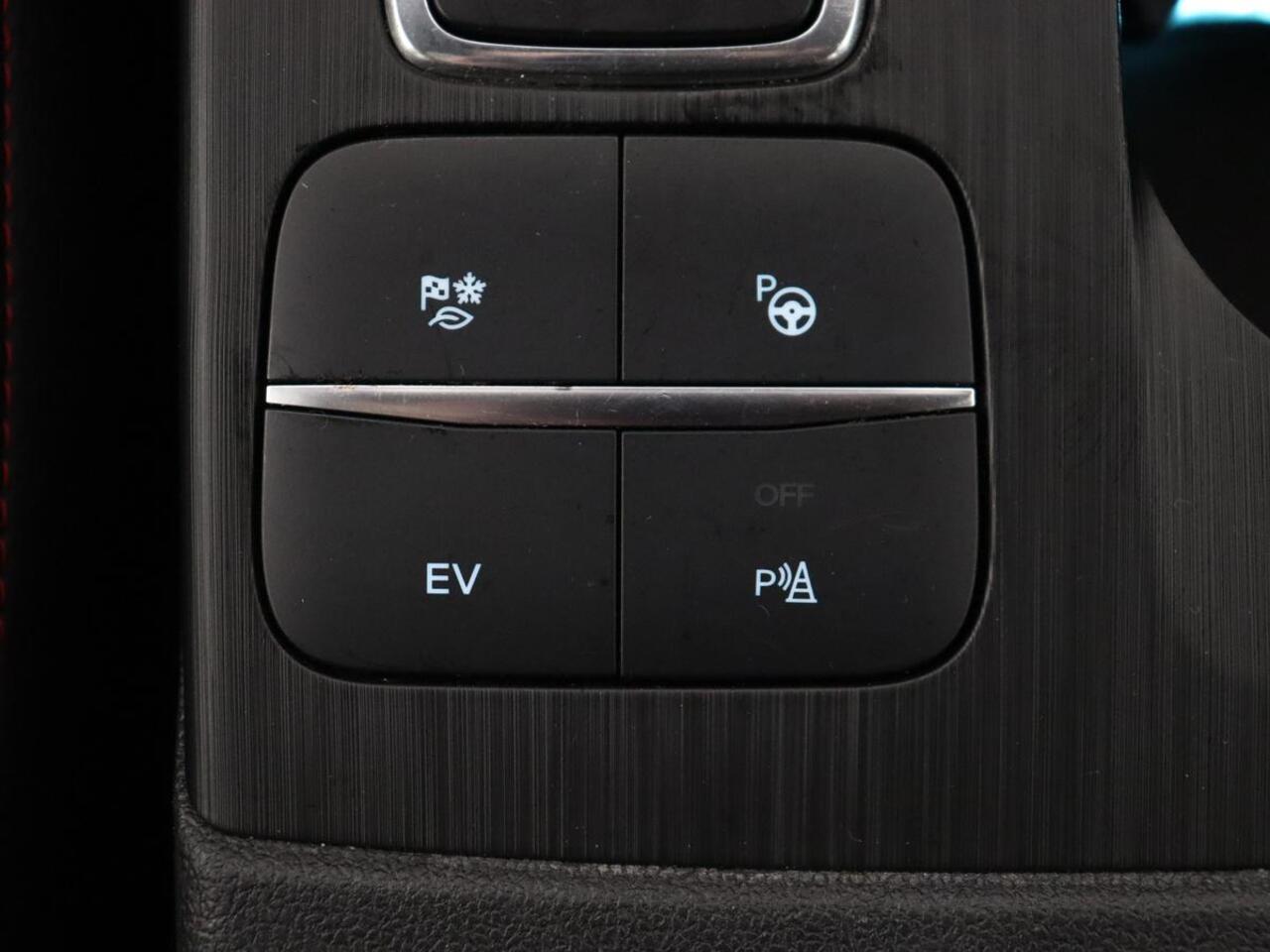 Ford KUGA 2.5 PHEV ST-Line X | Panoramadak | Head-Up | Trekhaak | Stoelverwarming | 360 Camera | B&O Sound | Carplay | Navigatie | Achterbankverwarming | Half leder | Keyless | Plug In