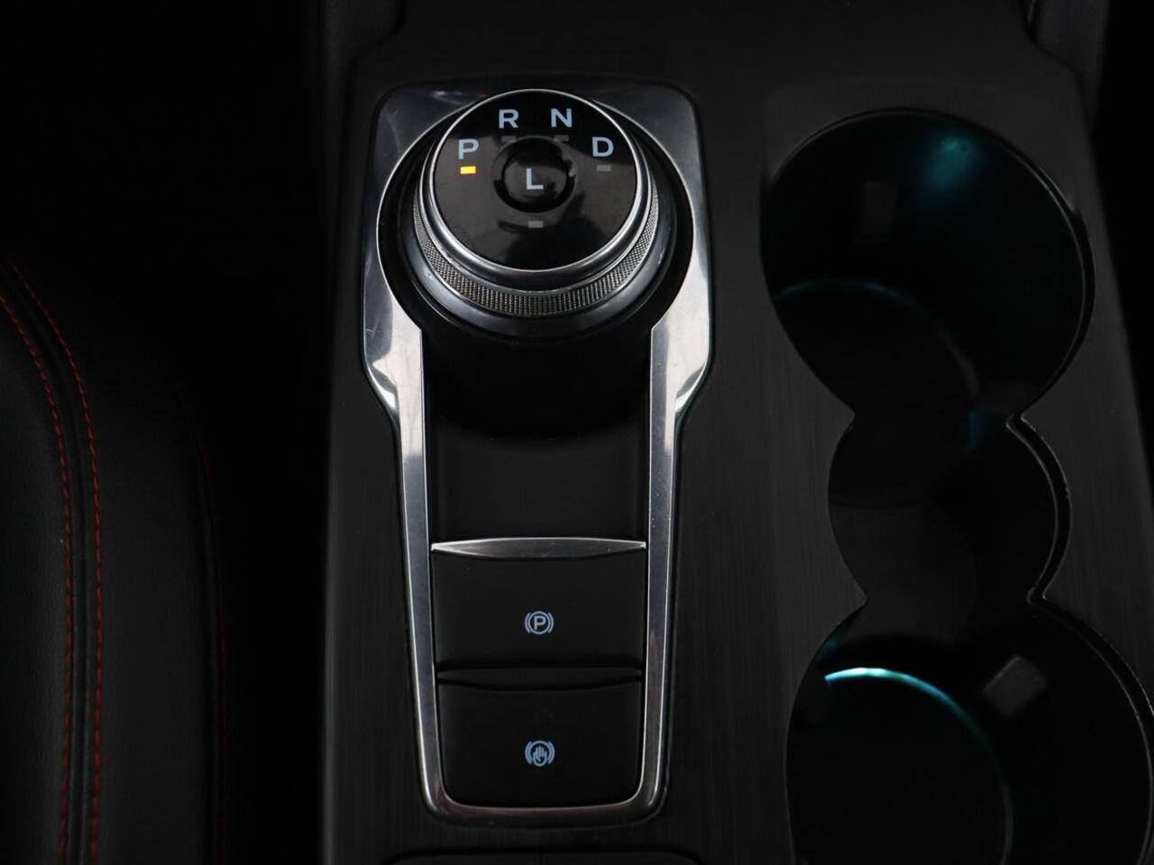 Ford KUGA 2.5 PHEV ST-Line X | Panoramadak | Head-Up | Trekhaak | Stoelverwarming | 360 Camera | B&O Sound | Carplay | Navigatie | Achterbankverwarming | Half leder | Keyless | Plug In