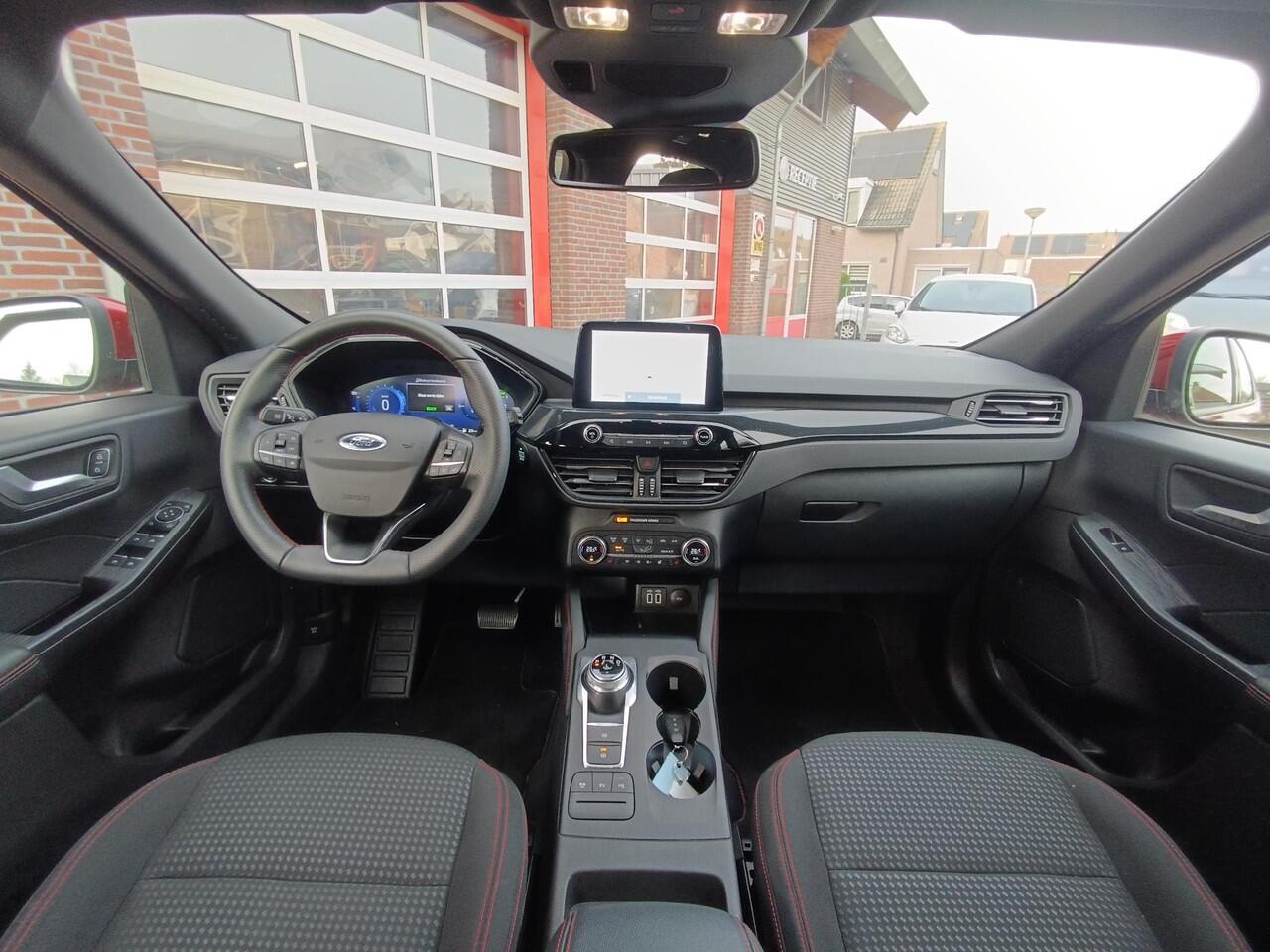 Ford KUGA 2.5 PHEV ST-Line, carplay, cruise