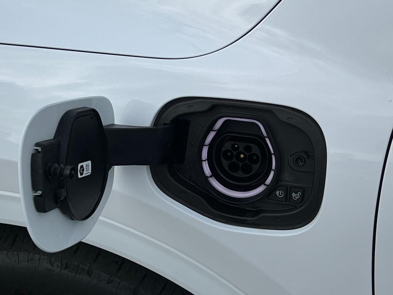 Ford KUGA 2.5 PHEV ST-Line X NL AUTO | ELEKTR KLEP | PANO | STUURWIEL VERW | STOELVERW |