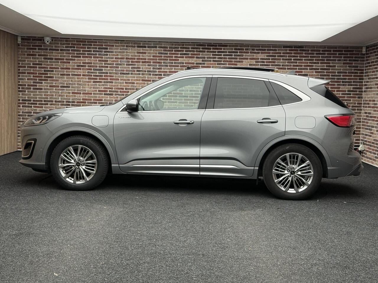 Ford KUGA 2.5 PHEV Vignale Panorama | Stoel-/stuur verwarming | Elekt. trekhaak | Elekt. memorie stoel