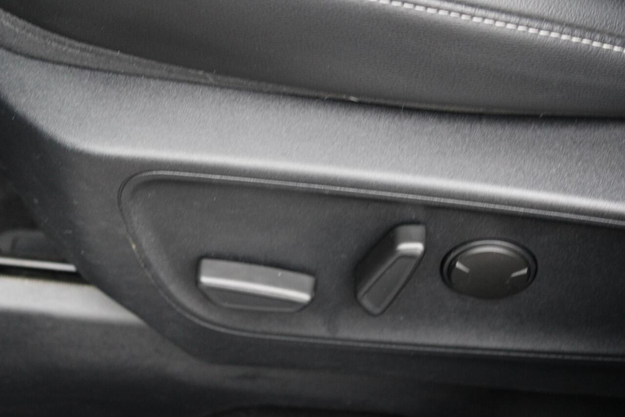 Ford KUGA 2.5 PHEV Titanium X | Winter Pack | Adaptive cruise control | Dodehoeksensoren | Camera