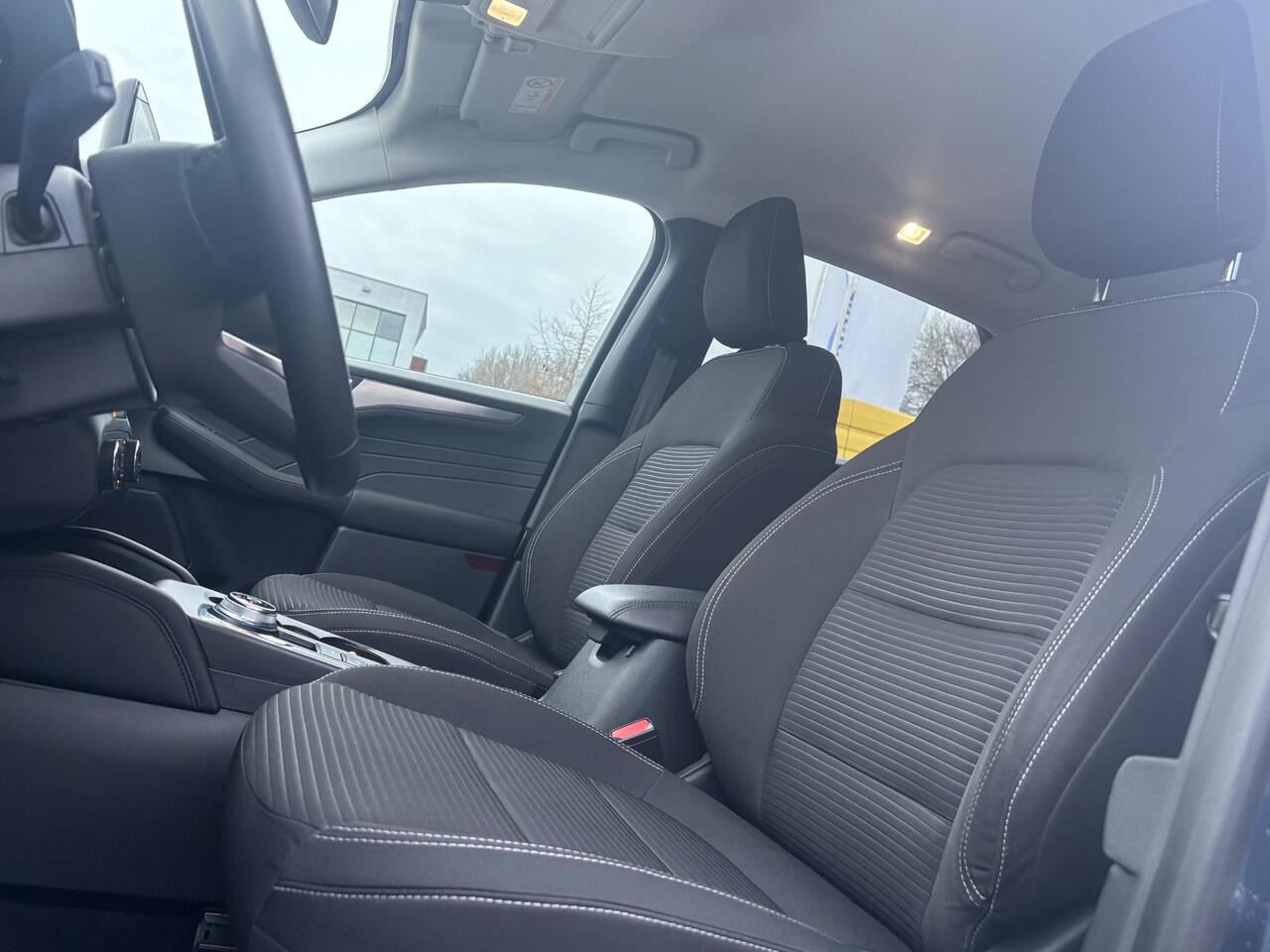 Ford KUGA 2.5 PHEV Titanium 225pk | Winterpack | Digitale Cockpit | 1.500kg Trekgewicht | All Weather Banden