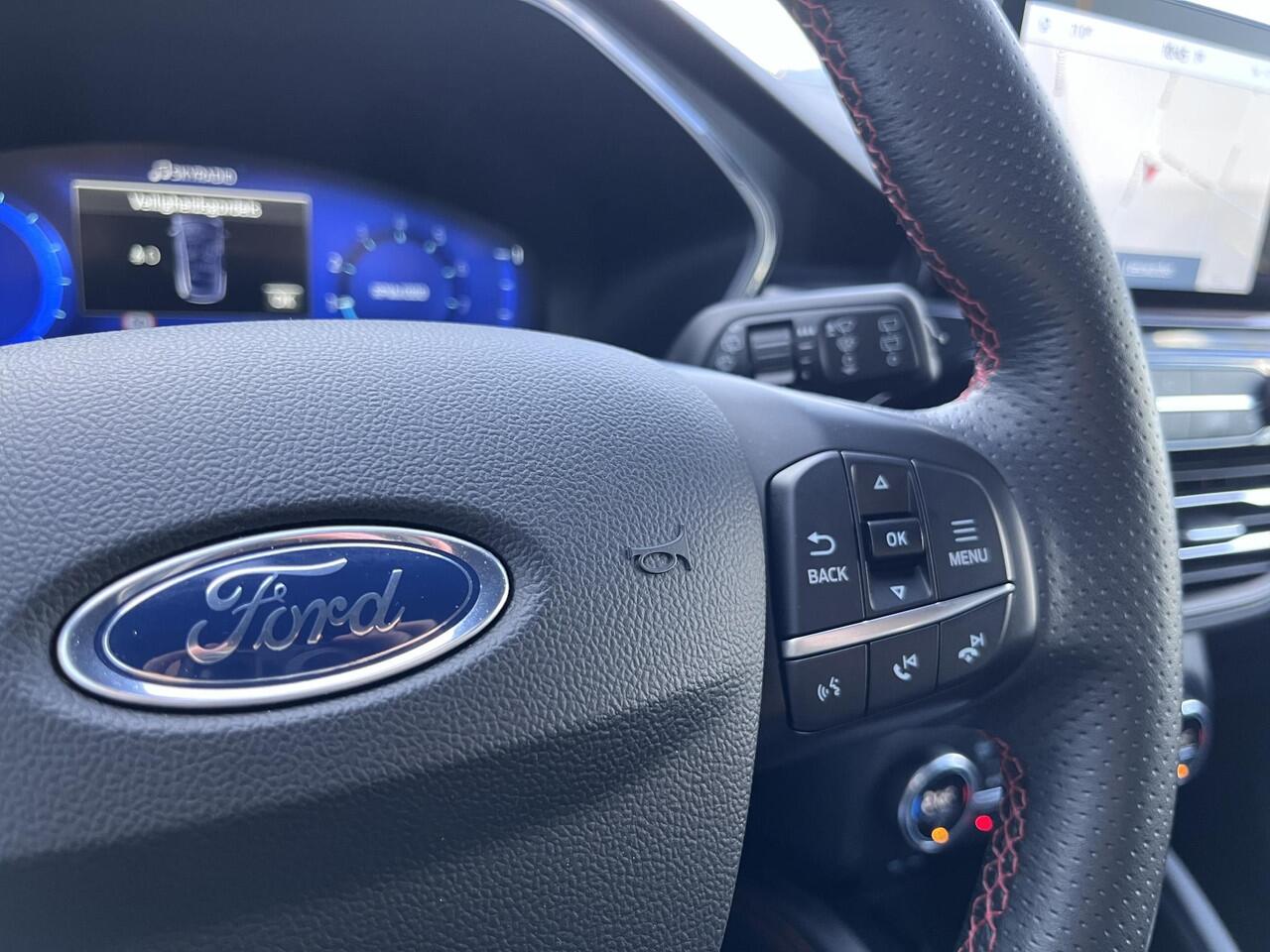 Ford KUGA 1.5 EcoBoost ST-Line X 150pk | Driver Assistance Pack | Wegklapbare Trekhaak | Winterpack | Technology Pack | 1.800kg Trekgewicht