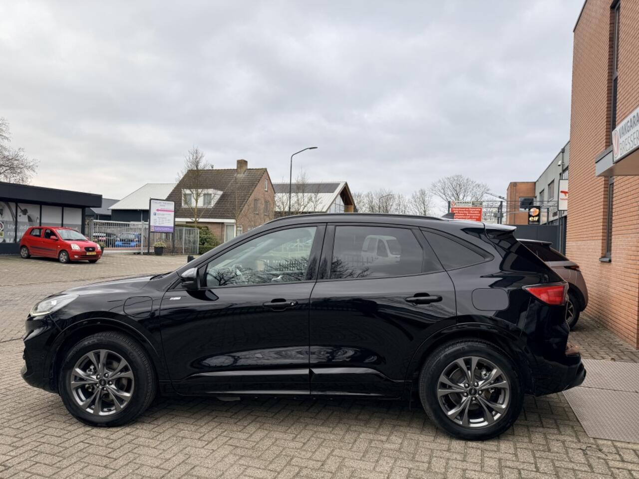 Ford KUGA 2.5 PHEV ST-Line X Pano
