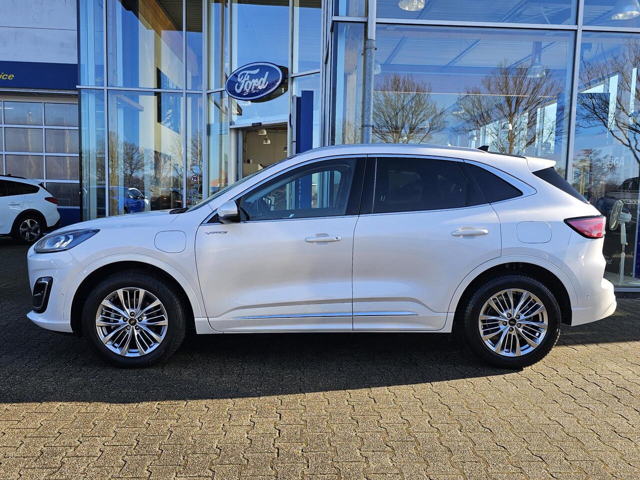 Ford KUGA Vignale Panoramadak | Lederen bekleding | Stoelgeheugen | Elektrische Achterklep | Winterpack | Zéér compleet!