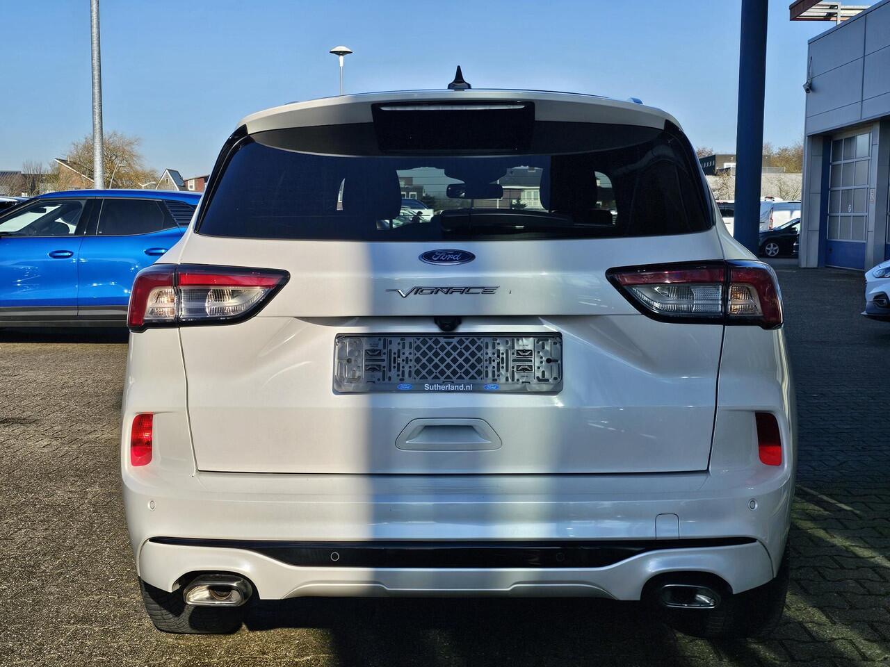 Ford KUGA Vignale Panoramadak | Lederen bekleding | Stoelgeheugen | Elektrische Achterklep | Winterpack | Zéér compleet!