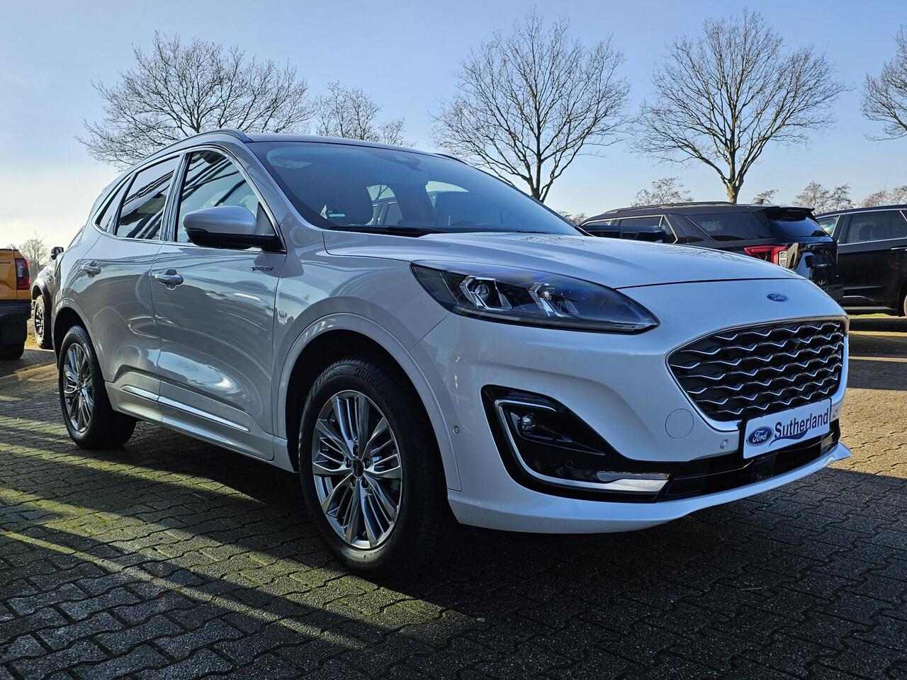 Ford KUGA Vignale Panoramadak | Lederen bekleding | Stoelgeheugen | Elektrische Achterklep | Winterpack | Zéér compleet!