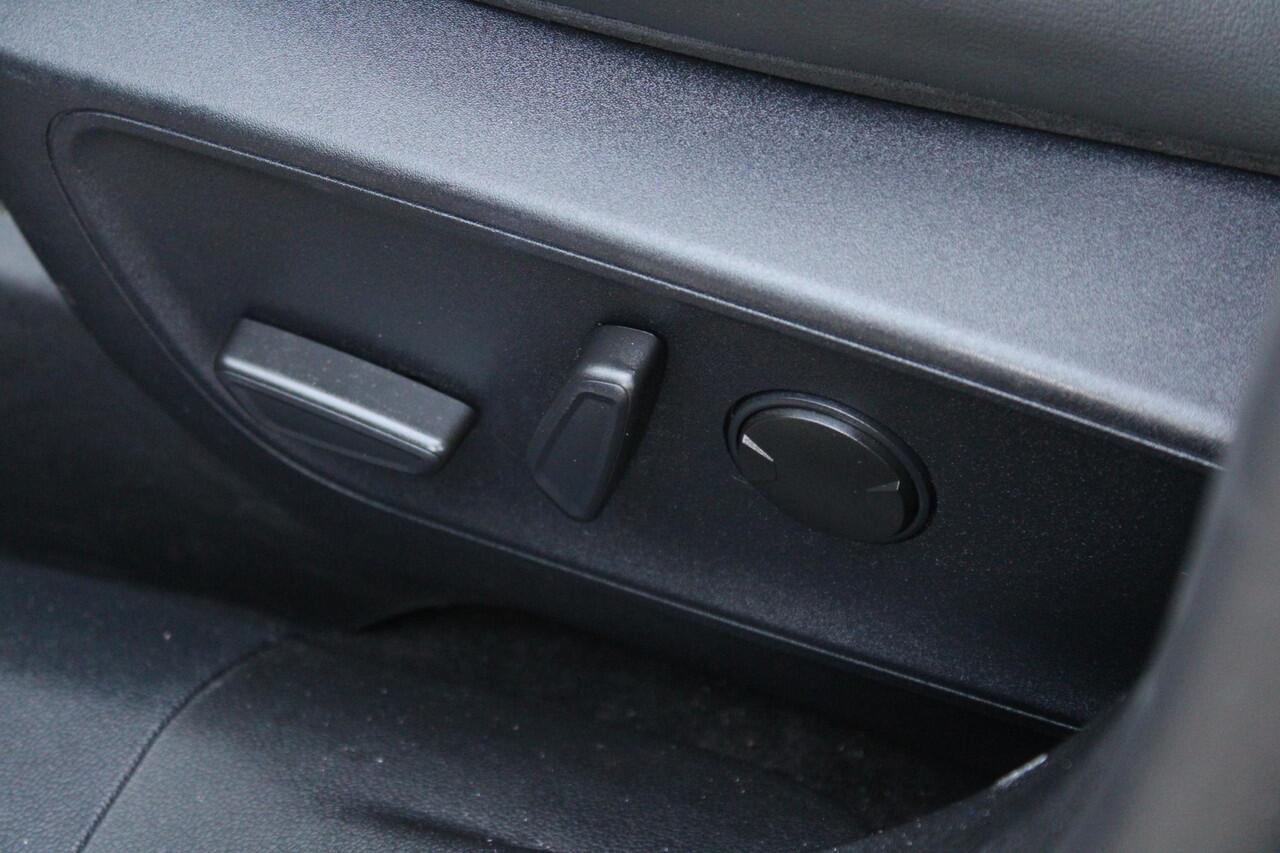 Ford KUGA 2.5 PHEV Vignale | Winterpack | Adaptive Cruise Control | Trekhaak | Climate Control | Camera | Navigatie |