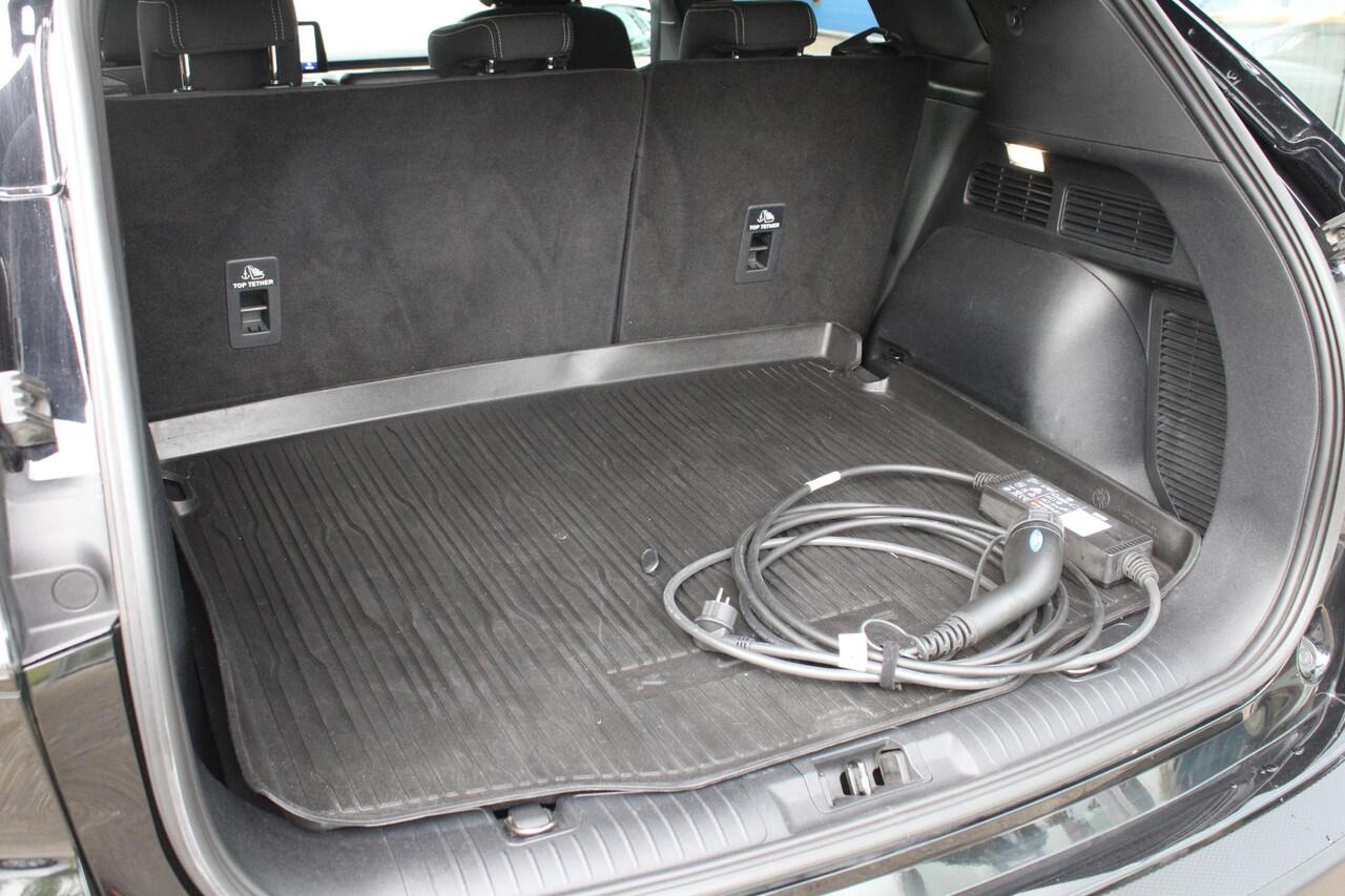 Ford KUGA 2.5 PHEV Titanium | Dealeronderhouden | Adaptive cruise control | Winter Pack | Dodehoeksensoren | Camera