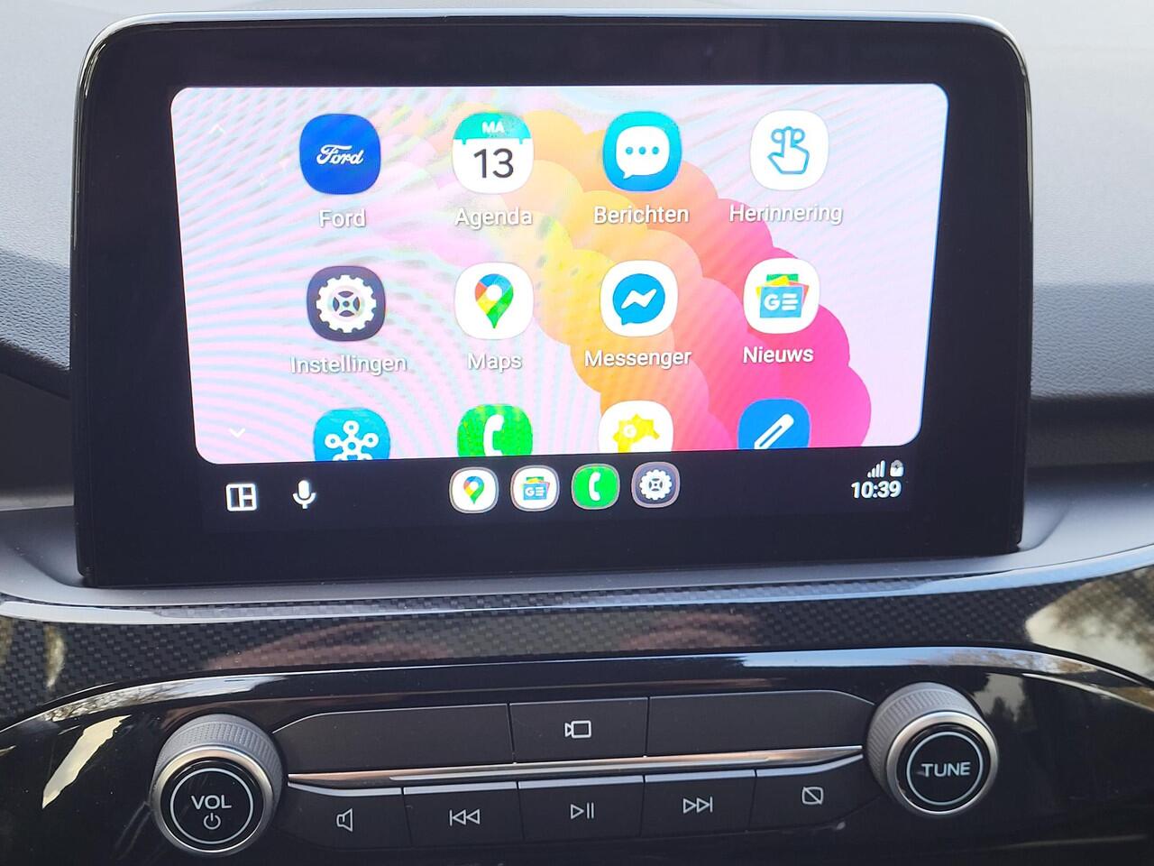 Ford KUGA 2.5 PHEV ST-Line X Automaat / Dealer onderhouden / 1.500 kg trekgewicht / Winter Pack / Headup Display / B&O audio / Camera / Navigatie / Android Auto / Apple Carplay