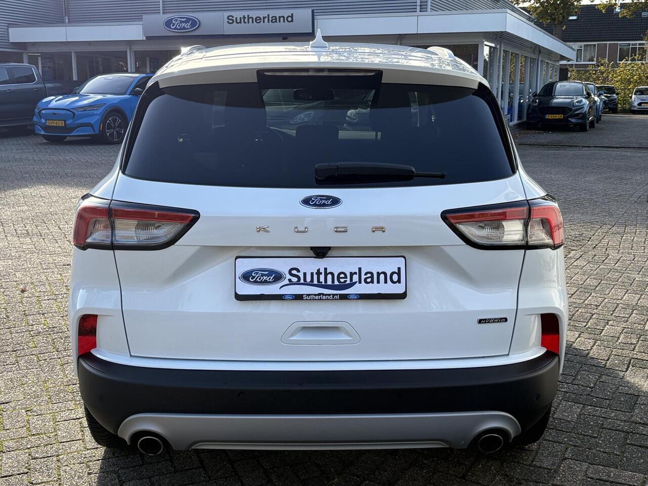 Ford KUGA 2.5 PHEV Titanium 225pk | Afneembare trekhaak | Winter Pack | Achteruitrijcamera | Navigatie | 1.500kg trekgewicht | Digitale Cockpit