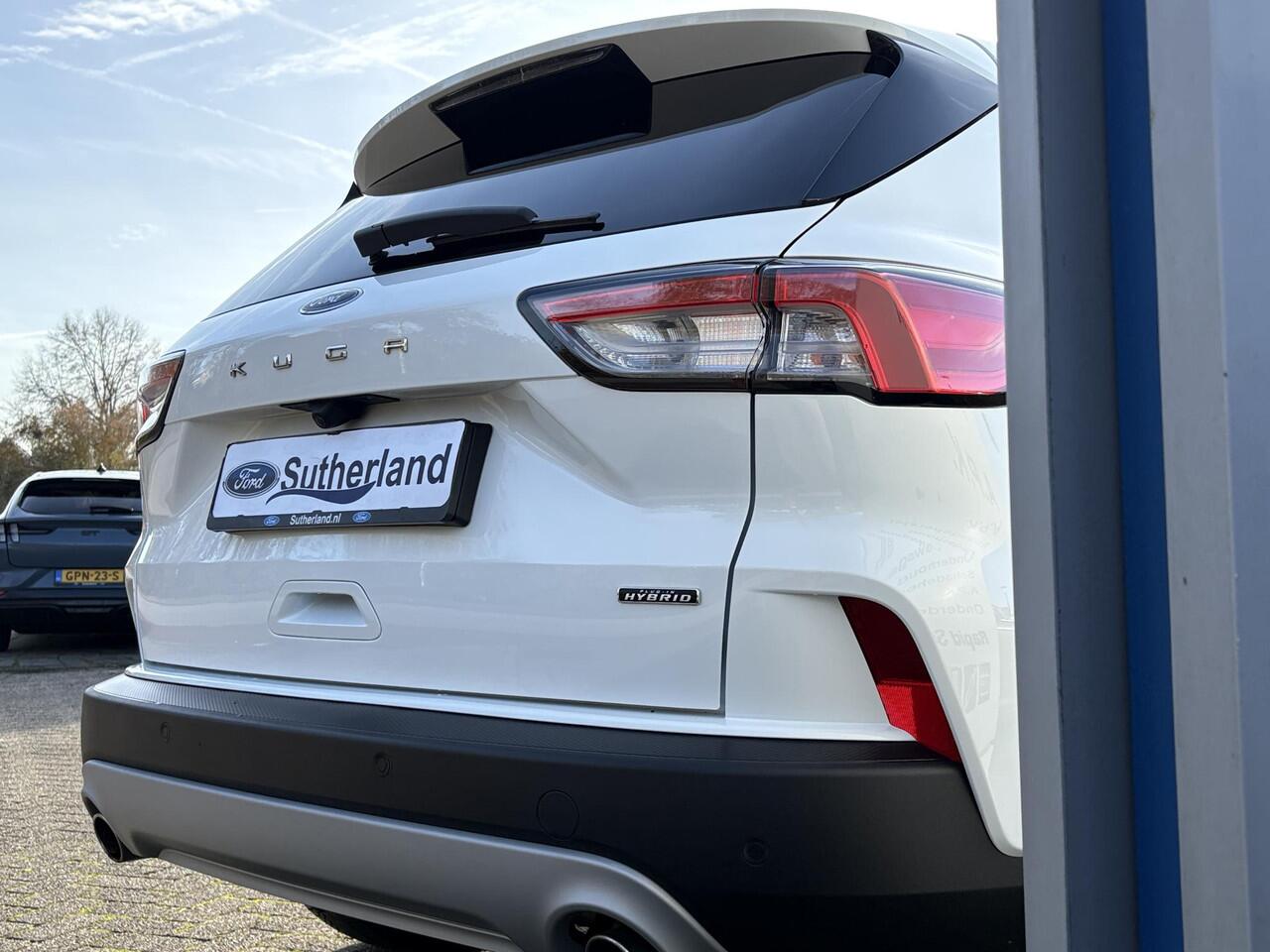 Ford KUGA 2.5 PHEV Titanium 225pk | Afneembare trekhaak | Winter Pack | Achteruitrijcamera | Navigatie | 1.500kg trekgewicht | Digitale Cockpit