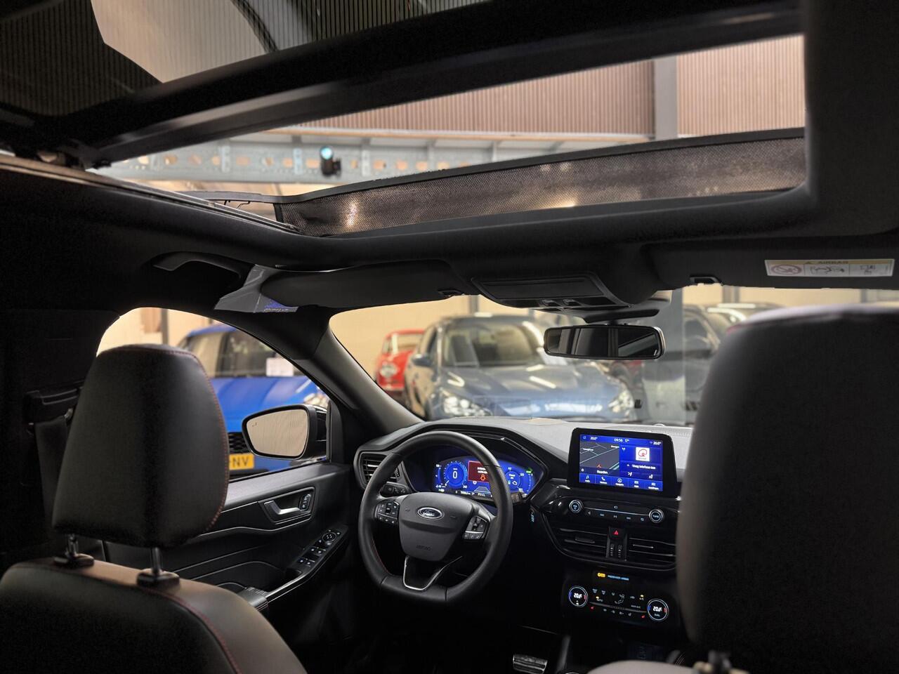 Ford KUGA 2.5 PHEV ST-Line X Panoramadak Trekhaak Full Options Camera Ad. Cruise Winter Parking pack Dodehoek HUD 1e eigenaar