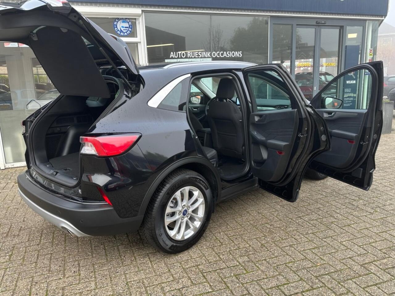 Ford KUGA 2.5 PHEV TITANIUM