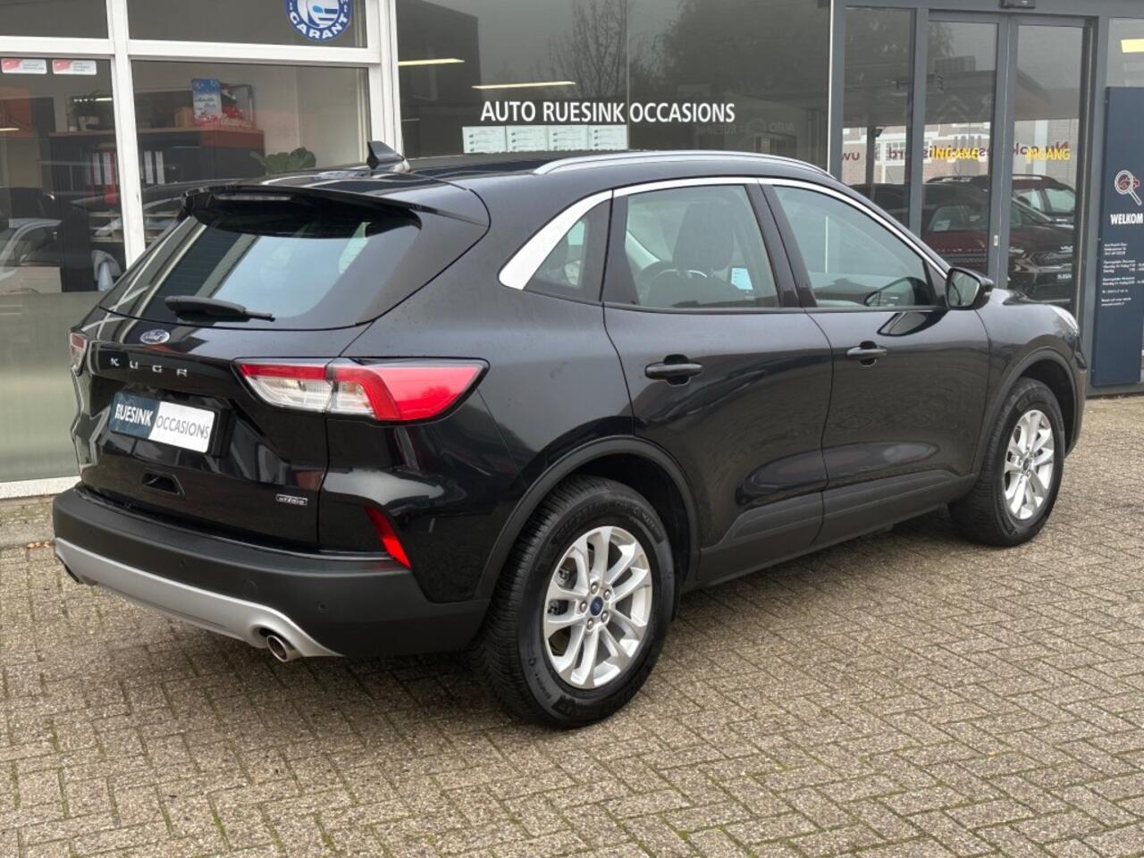 Ford KUGA 2.5 PHEV TITANIUM