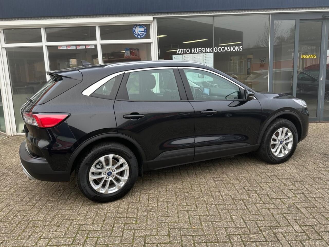 Ford KUGA 2.5 PHEV TITANIUM