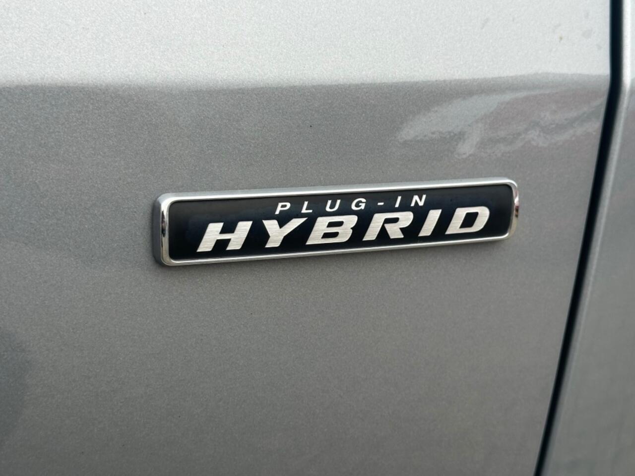 Ford KUGA 2.5 PHEV TITANIUM TREKHAAK