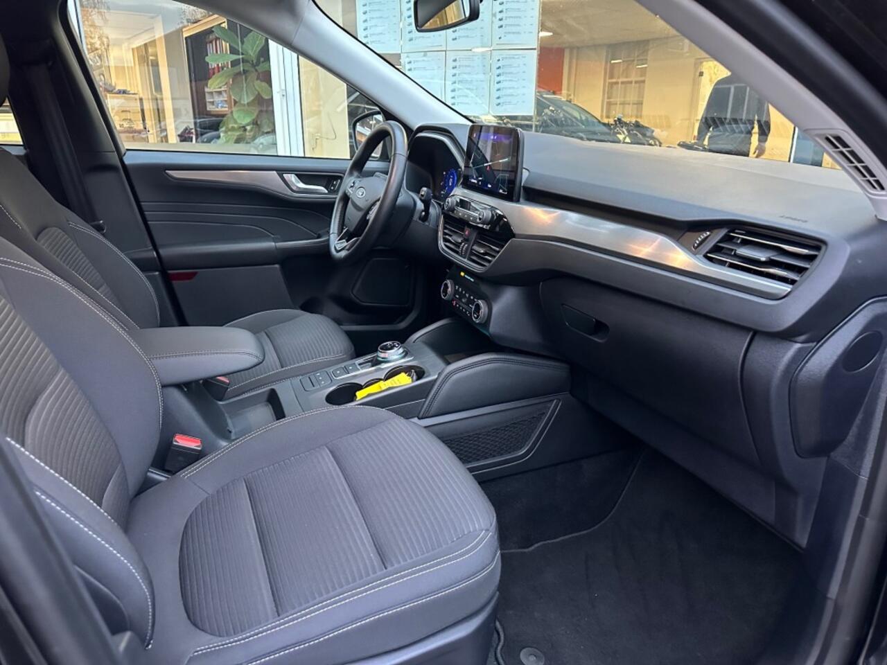 Ford KUGA 2.5 PHEV TITANIUM