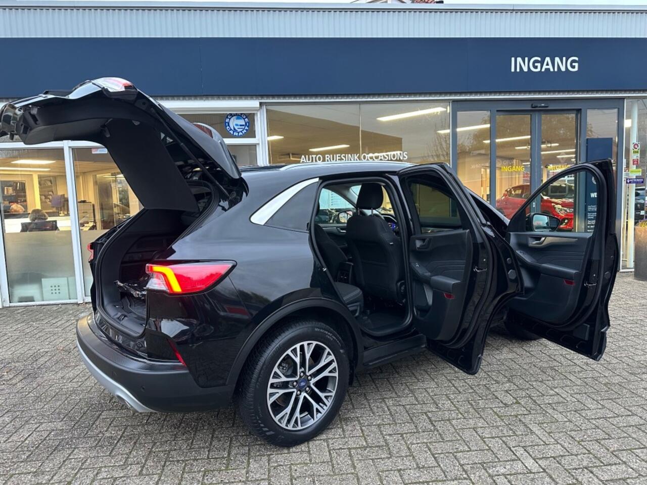 Ford KUGA 2.5 PHEV TITANIUM