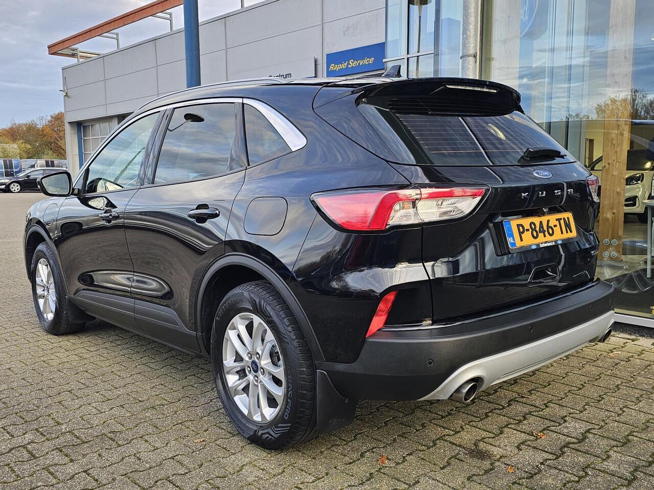 Ford KUGA 2.5 PHEV Titanium 225 pk | Wegklapbare trekhaak | Keyless entry | PDC v+a | Achteruitrijcamera | Lane assist | Climate control