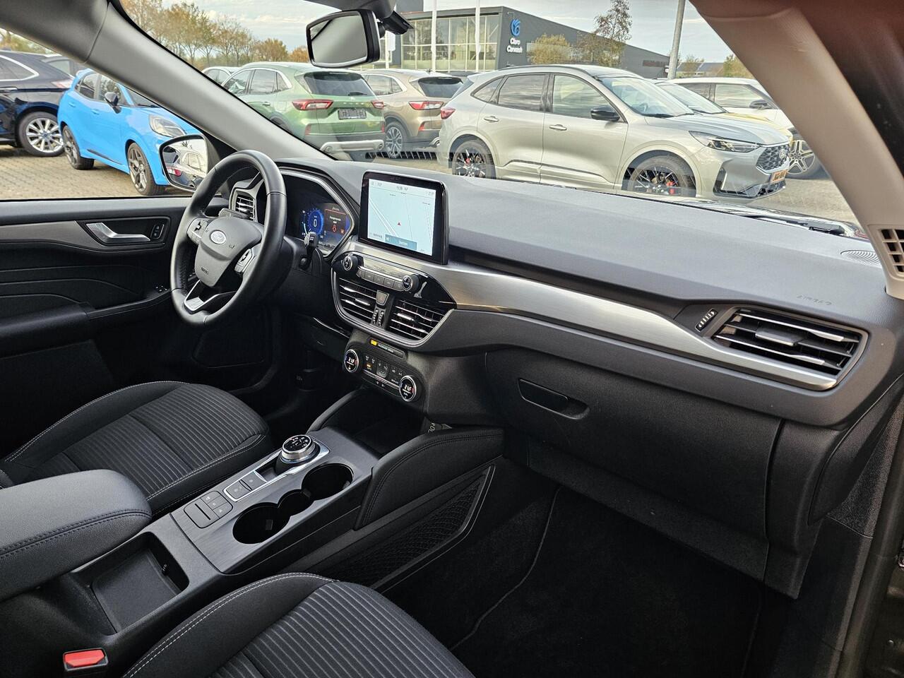 Ford KUGA 2.5 PHEV Titanium 225 pk | Wegklapbare trekhaak | Keyless entry | PDC v+a | Achteruitrijcamera | Lane assist | Climate control