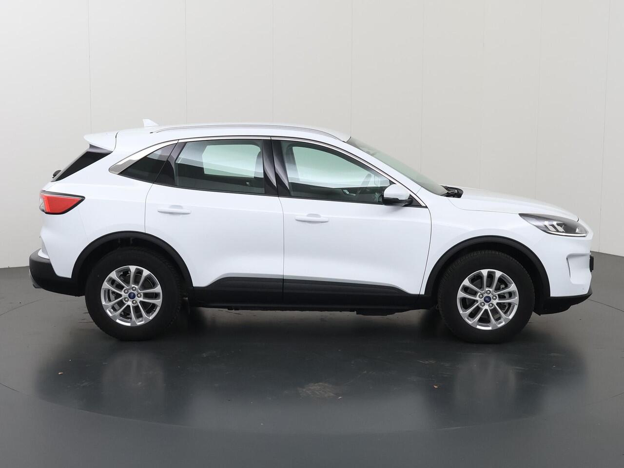 Ford KUGA 2.5 PHEV Titanium | Trekhaak Afneembaar | Stoelverwarming | Parkeercamera | Navigatie | Climate Control |