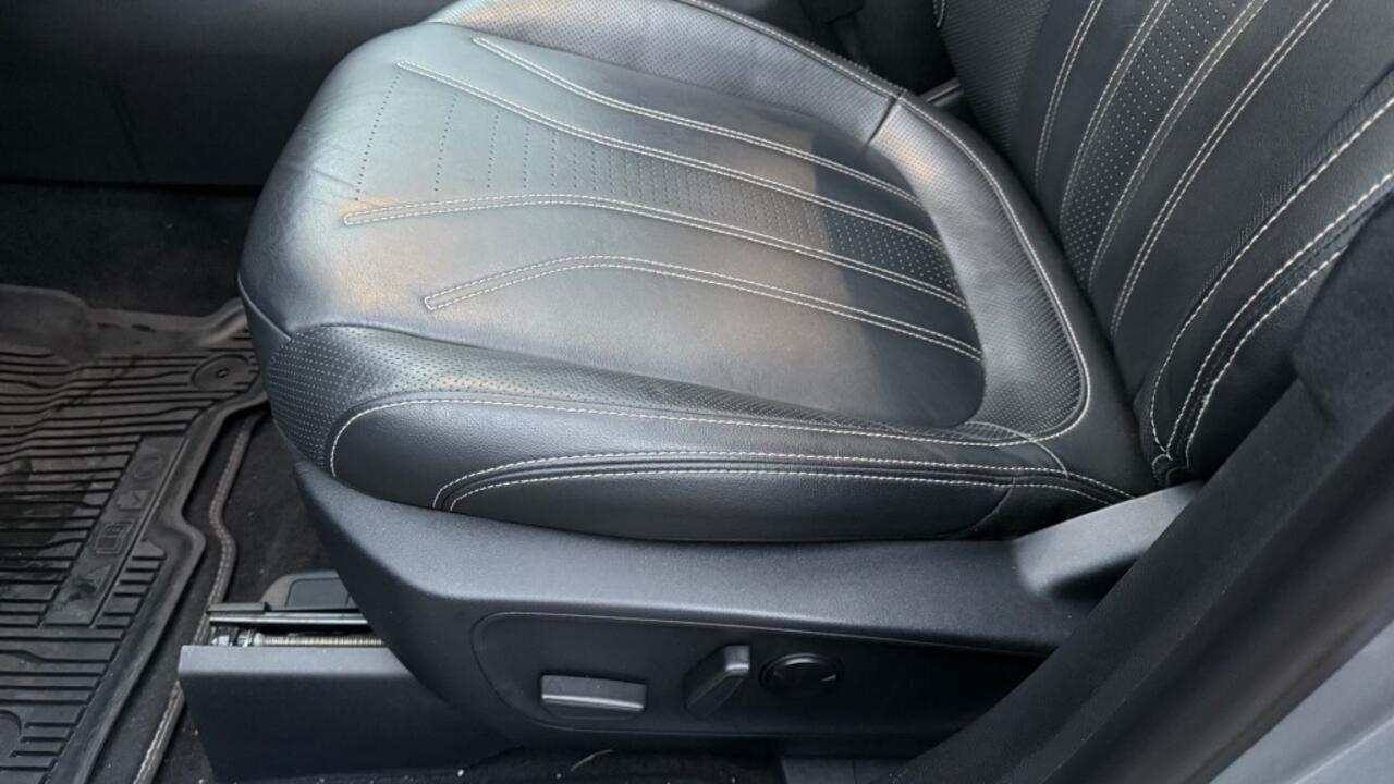 Ford KUGA 2.5 PHEV VIGNALE / FULL OPTIONS / 18inch