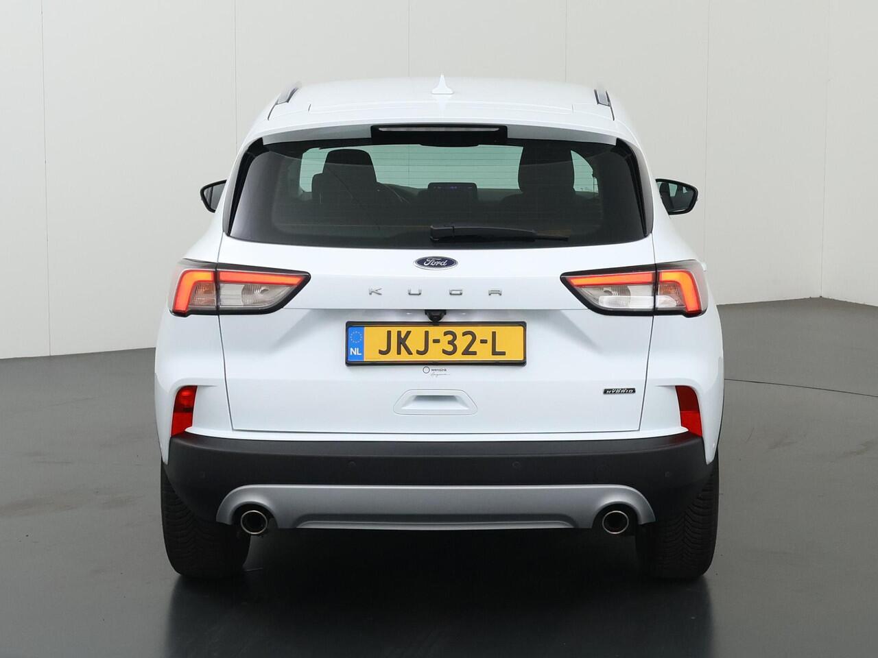 Ford KUGA 2.5 PHEV Titanium | Winterpakket | Head -Up | Cruise Control Adaptief | Elektr. Achterklep | Navigatie | Parkeercamera |