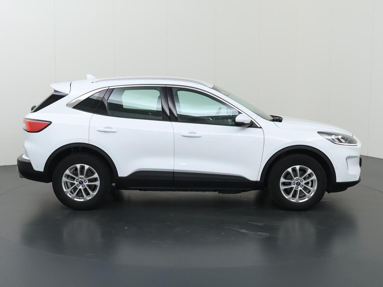 Ford KUGA 2.5 PHEV Titanium | Winterpakket | Head -Up | Cruise Control Adaptief | Elektr. Achterklep | Navigatie | Parkeercamera |