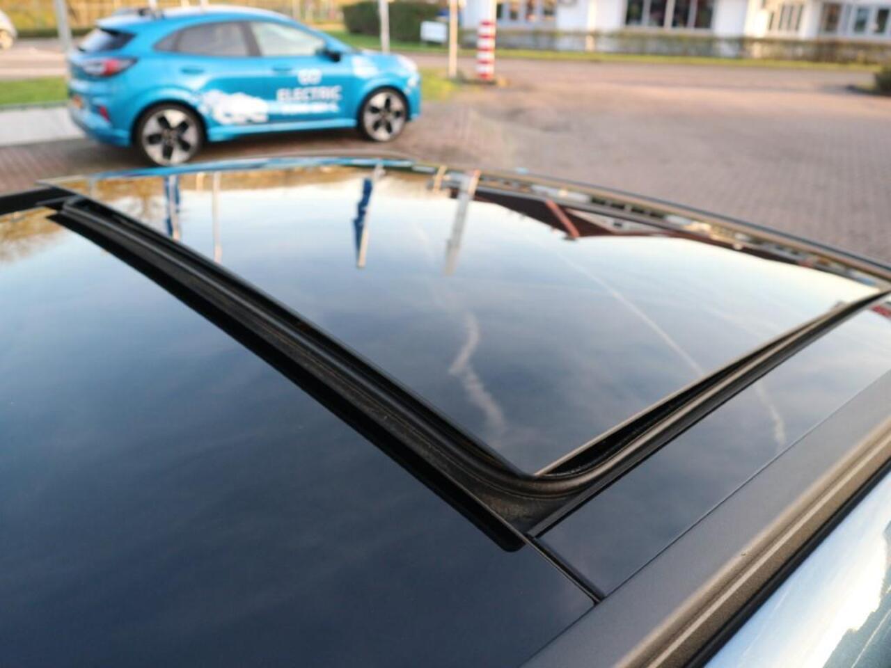 Ford KUGA 2.5 PHEV ST-Line X * PANO * WINTER * ADAP CRUISE * HUD *