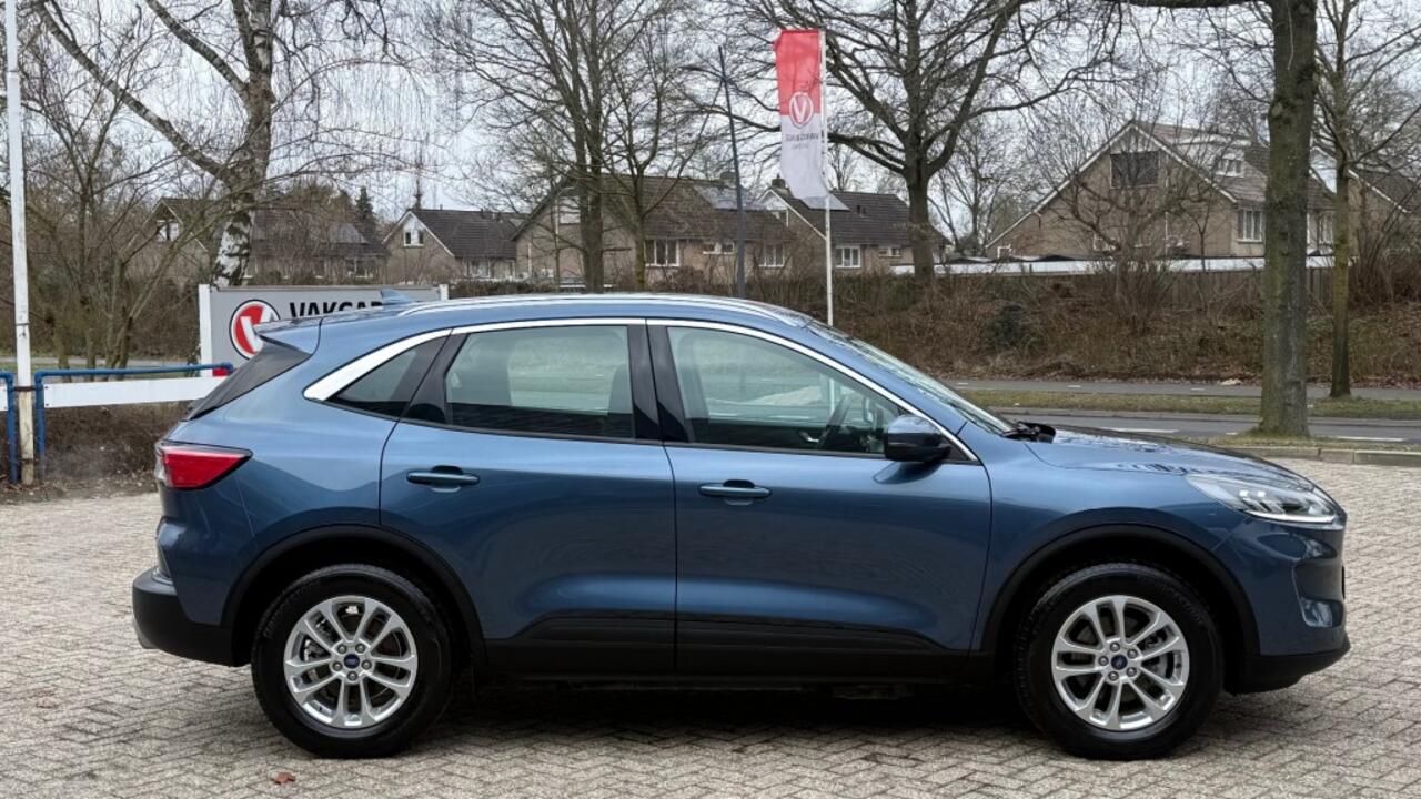 Ford KUGA 2.5 PHEV TITANIUM / Winter pack