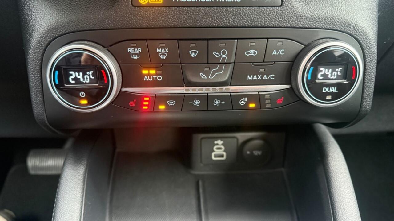 Ford KUGA 2.5 PHEV TITANIUM / Winter pack