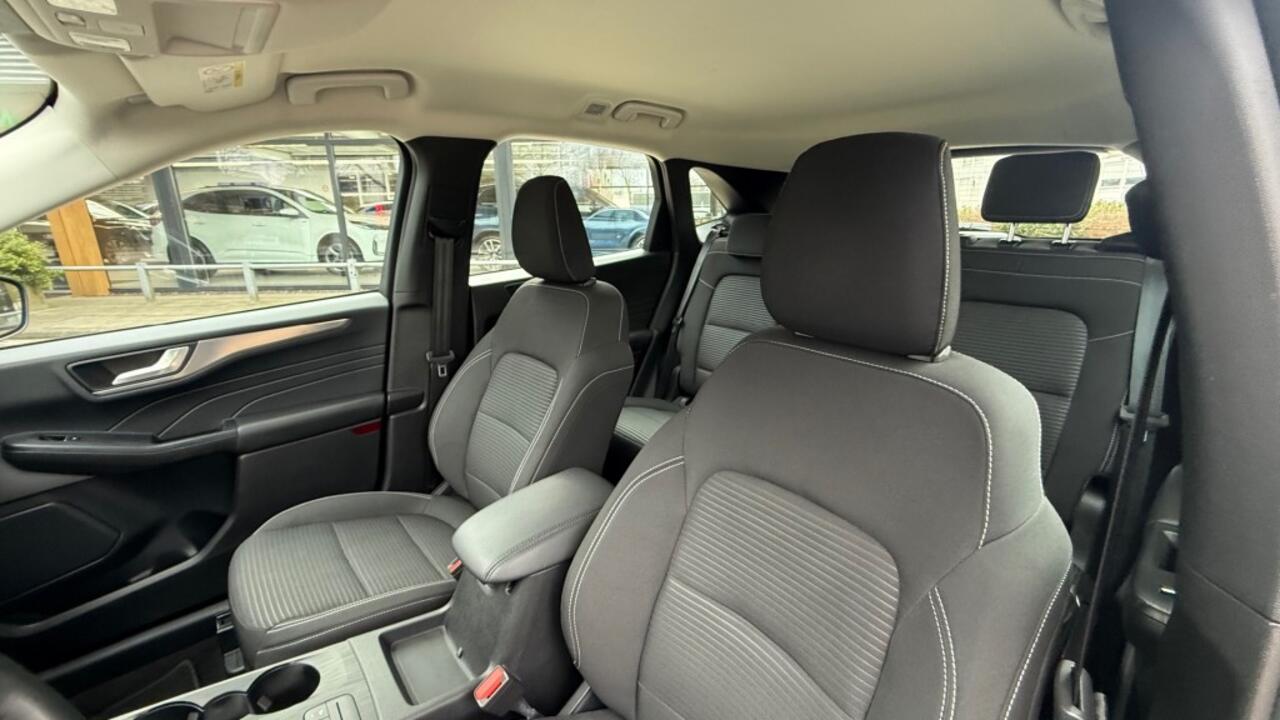 Ford KUGA 2.5 PHEV TITANIUM / Winter pack