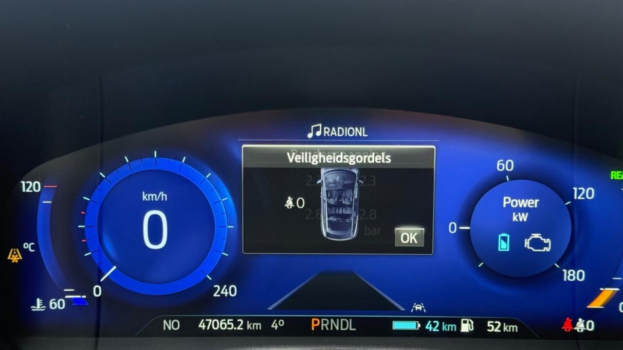 Ford KUGA 2.5 PHEV TITANIUM / Winter pack