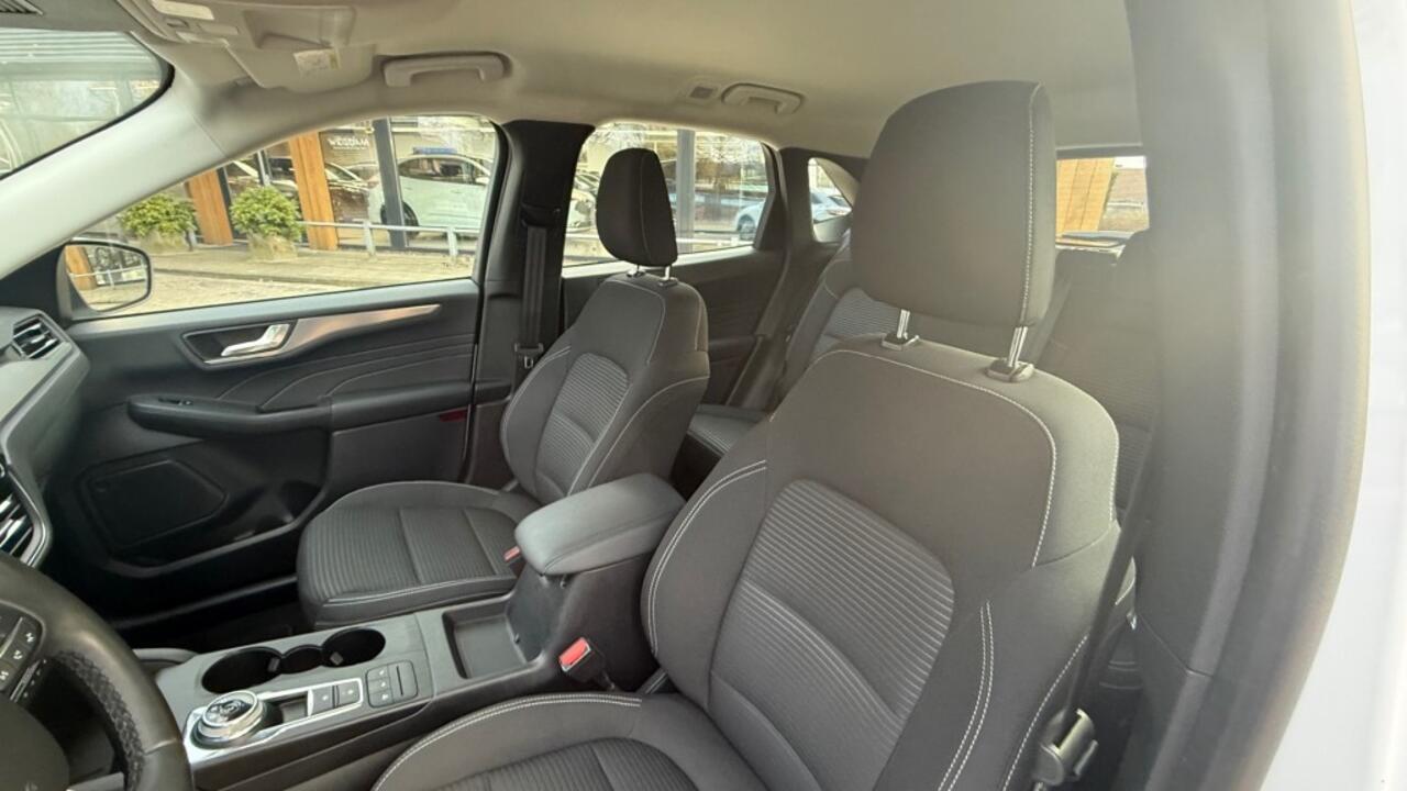 Ford KUGA 2.5 PHEV TITANIUM / Winter pack