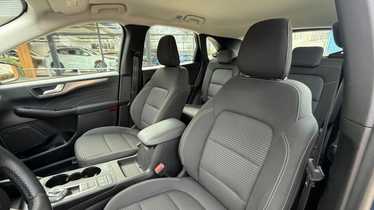 Ford KUGA 2.5 PHEV TITANIUM / Trekhaak + Winter pack