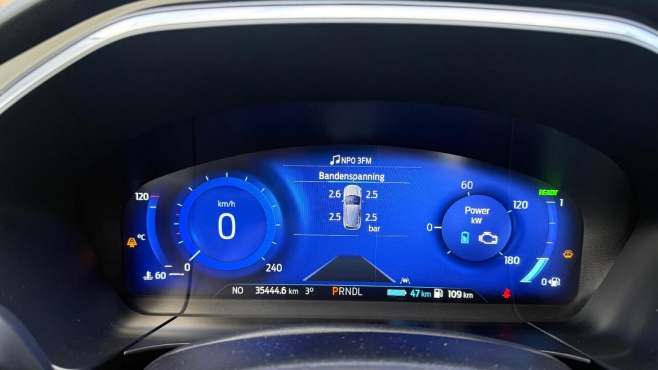 Ford KUGA 2.5 PHEV TITANIUM / Trekhaak + Winter pack