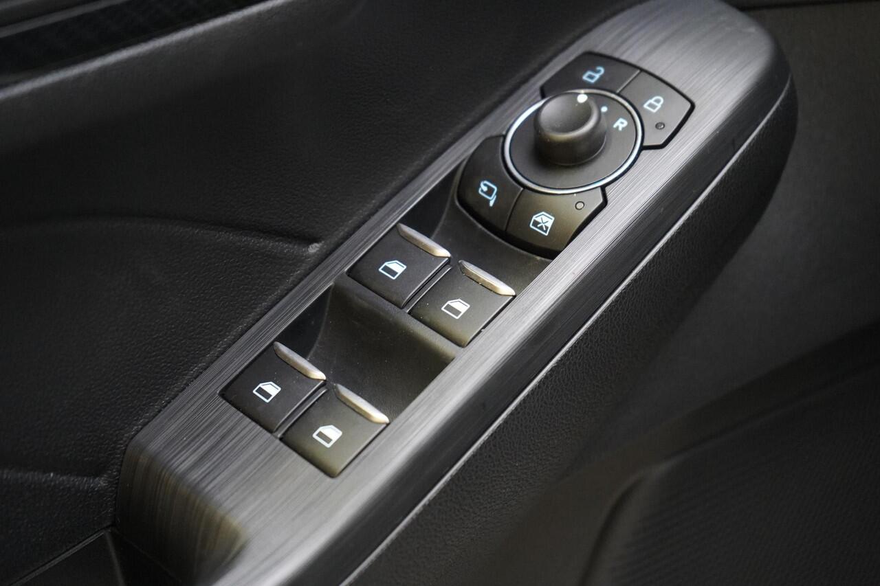 Ford KUGA 2.5 PHEV ST-Line | Head-Up | Stoelverwarming | Navigatie | Achteruitrijcamera | Stuurverwarming