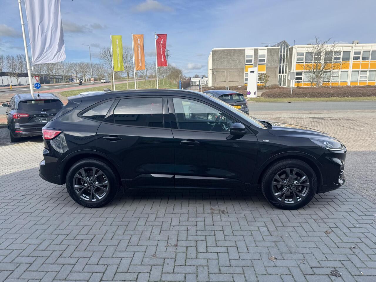 Ford KUGA 1.5 EcoBoost ST-Line 150pk | Winterpack | 19 inch lichtmetalen velgen | elektrisch bedienbare achterklep